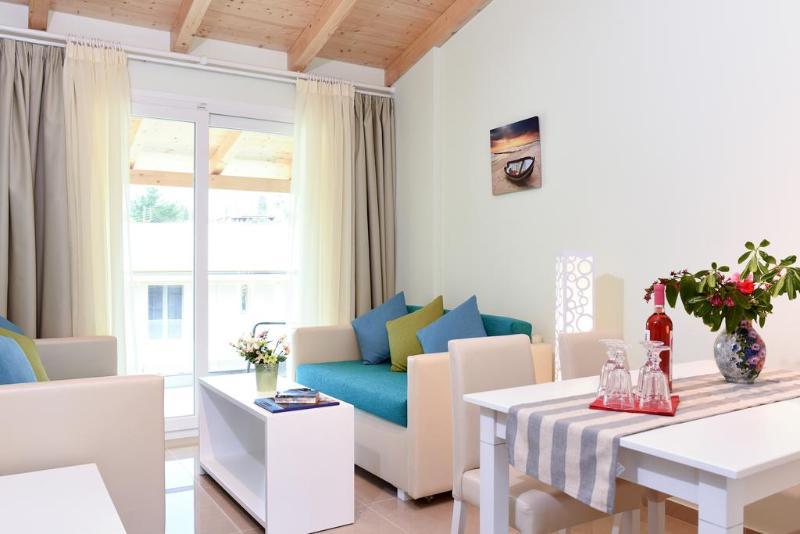Palapart Gikas Suites And Studios 古维亚 外观 照片