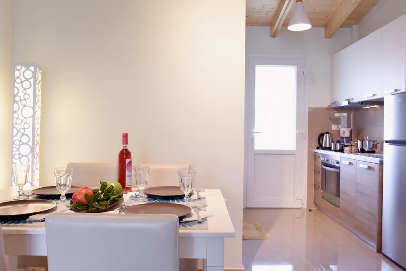 Palapart Gikas Suites And Studios 古维亚 外观 照片