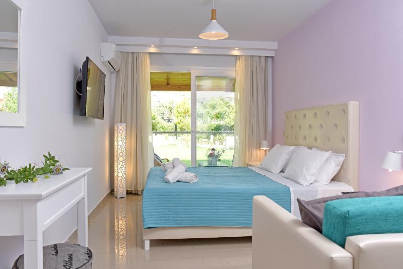 Palapart Gikas Suites And Studios 古维亚 外观 照片
