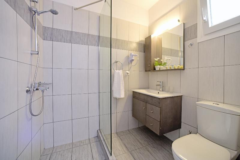 Palapart Gikas Suites And Studios 古维亚 外观 照片